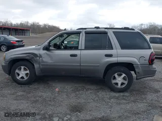 2006 Chevrolet TrailBlazer LS with VIN 1GNDS13S562137938, listed as a IAAI auction lot 41908826 with 225,928 mi miles. Bid and sale history available at carsss.com. Image 14.