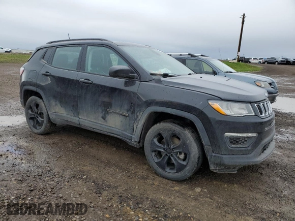 2018 Jeep Compass Latitude z VIN 3C4NJDBB8JT395817, wystawiony jako Copart lot #56929225 z przebiegiem 266 889 mil mil oraz Szkody całkowita. Historia ofert i sprzedaży dostępna na DreamBid. Obrazek 4.