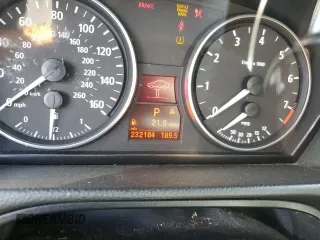 2006 BMW 3 Series 325xi with VIN WBAVD13556KV10524, listed as a Copart auction lot 70764324 with 232,184 mi miles and Salvage Title. Bid and sale history available at carsss.com. Image 9.