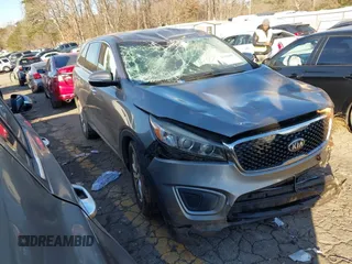 2016 Kia Sorento LX with VIN 5XYPG4A3XGG171580, listed as a IAAI auction lot 41320087 with 201,308 mi miles. Bid and sale history available at carsss.com. Image 1.