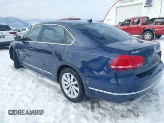 2013 Volkswagen Passat SEL Premium z VIN 1VWCP7A32DC089517, wystawiony jako IAAI lot #41546511 z przebiegiem 149 067 mil mil oraz . Historia ofert i sprzedaży dostępna na DreamBid. Obrazek 6.