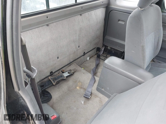 1998 Nissan Frontier XE z VIN 1N6DD26S2WC325599, wystawiony jako IAAI lot #41551614 z przebiegiem 99 047 mil mil oraz . Historia ofert i sprzedaży dostępna na DreamBid. Obrazek 8.