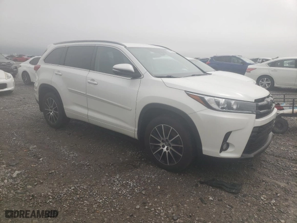 2018 Toyota Highlander SE with VIN 5TDJZRFH4JS488167, listed as a Copart auction lot 51863525 with 119,035 mi miles and Salvage Title. Bid and sale history available at carsss.com. Image 4.