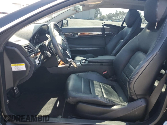 2013 Mercedes-Benz E 350 z VIN WDDKJ5KB6DF198576, wystawiony jako Copart lot #61848745 z przebiegiem 88 610 mil mil oraz Szkoda całkowita • Salvage title. Historia ofert i sprzedaży dostępna na DreamBid. Obrazek 7.
