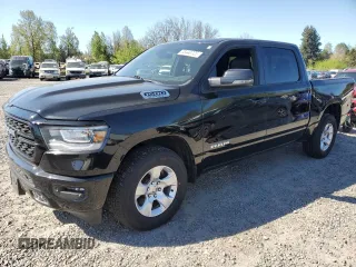 2023 Ram 1500 Big Horn z VIN 1C6SRFFT7PN602921, wystawiony jako Copart lot #53440725 z przebiegiem 27 945 mil mil oraz Szkoda całkowita • Salvage title. Historia ofert i sprzedaży dostępna na DreamBid. Obrazek 1.