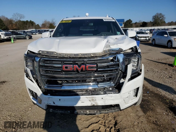 2021 GMC Yukon XL SLT with VIN 1GKS1GKD3MR317310, listed as a Copart auction lot 86369064 with 131,881 mi miles and Salvage Title. Bid and sale history available at carsss.com. Image 5.