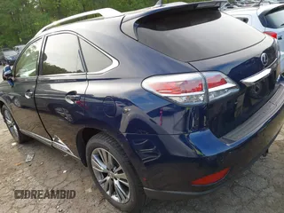 2013 Lexus RX 450h z VIN JTJBC1BA4D2052072, wystawiony jako IAAI lot #42076657 z przebiegiem 138 396 mil mil oraz . Historia ofert i sprzedaży dostępna na DreamBid. Obrazek 3.