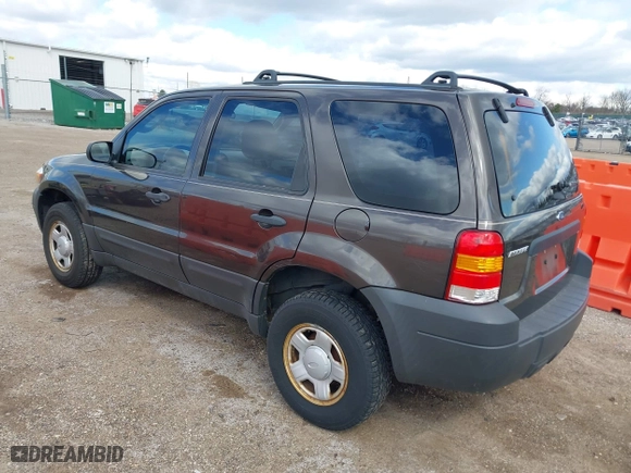 2007 Ford Escape XLS with VIN 1FMYU02Z87KA11695, listed as a IAAI auction lot 41981629 with 125,710 mi miles. Bid and sale history available at carsss.com. Image 3.
