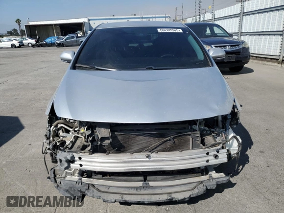 2017 Toyota Prius Plus z VIN JTDKARFP7H3051097, wystawiony jako Copart lot #60288305 z przebiegiem 196 867 mil mil oraz Szkoda całkowita • Salvage title. Historia ofert i sprzedaży dostępna na DreamBid. Obrazek 5.