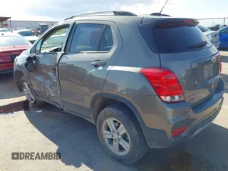 2022 Chevrolet Trax LT with VIN KL7CJPSM0NB568096, listed as a IAAI auction lot 42595207 with 30,128 mi miles and . Bid and sale history available at DreamBid. Image 3.