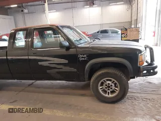 1993 Dodge Dakota z VIN 1B7GG23XXPS146273, wystawiony jako IAAI lot #42115602 z przebiegiem 222 740 mil mil oraz . Historia ofert i sprzedaży dostępna na DreamBid. Obrazek 14.