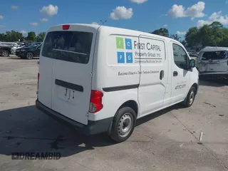 2015 Nissan NV200 SV z VIN 3N6CM0KN2FK710073, wystawiony jako IAAI lot #42267598 z przebiegiem 57 329 mil mil oraz . Historia ofert i sprzedaży dostępna na DreamBid. Obrazek 4.