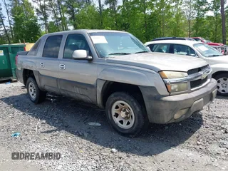 2003 Chevrolet Avalanche with VIN 3GNEC13T23G115201, listed as a IAAI auction lot 42088952 with 1 mi miles. Bid and sale history available at carsss.com. Image 1.