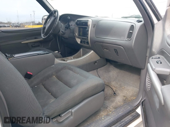 2001 Ford Explorer Sport z VIN 1FMYU60E61UB69970, wystawiony jako IAAI lot #41492397 z przebiegiem 239 040 mil mil oraz . Historia ofert i sprzedaży dostępna na DreamBid. Obrazek 5.