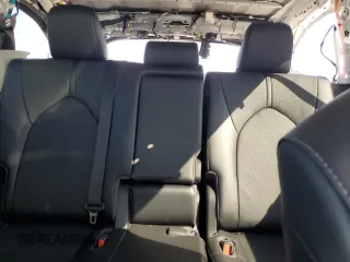2023 Toyota Highlander L z VIN 5TDKDRAH4PS024217, wystawiony jako Copart lot #56317795 z przebiegiem 12 036 mil mil oraz Szkoda całkowita • Salvage title. Historia ofert i sprzedaży dostępna na DreamBid. Obrazek 10.