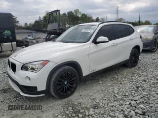 2015 BMW X1 xDrive28i z VIN WBAVL1C57FVY38562, wystawiony jako Copart lot #52630215 z przebiegiem 160 180 mil mil oraz Szkoda całkowita • Salvage title. Historia ofert i sprzedaży dostępna na DreamBid. Obrazek 1.