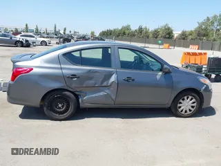 2016 Nissan Versa S z VIN 3N1CN7AP1GL910226, wystawiony jako IAAI lot #42544603 z przebiegiem 128 501 mil mil oraz . Historia ofert i sprzedaży dostępna na DreamBid. Obrazek 13.