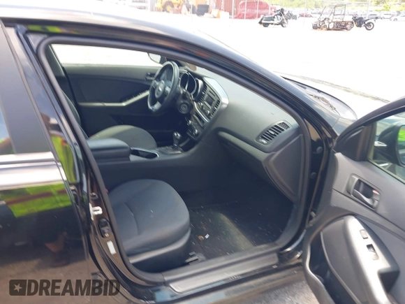 2015 Kia Optima LX z VIN KNAGM4A77F5651513, wystawiony jako IAAI lot #42385705 z przebiegiem 144 111 mil mil oraz . Historia ofert i sprzedaży dostępna na DreamBid. Obrazek 5.