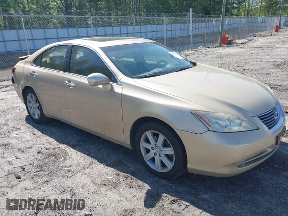 2008 Lexus ES 350 with VIN JTHBJ46G182238679, listed as a IAAI auction lot 41995138 with 135,800 mi miles. Bid and sale history available at carsss.com. Image 1.