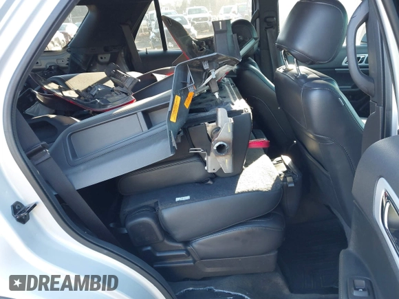 2015 Ford Explorer XLT with VIN 1FM5K7D88FGB56453, listed as a IAAI auction lot 41893577 with 177,621 mi miles and . Bid and sale history available at carsss.com. Image 8.