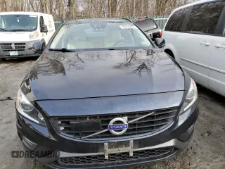 2018 Volvo V60 Dynamic with VIN YV140MEL1J2398668, listed as a Copart auction lot 39866883 with 69,534 mi miles. Bid and sale history available at carsss.com. Image 5.