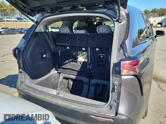 2022 Toyota Sienna LE z VIN 5TDKSKFC2NS047017, wystawiony jako IAAI lot #42284120 z przebiegiem 155 942 mil mil oraz . Historia ofert i sprzedaży dostępna na DreamBid. Obrazek 1.