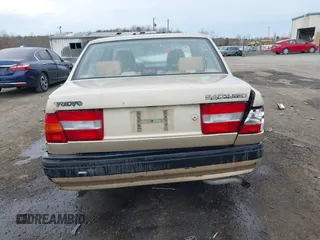 1992 Volvo 900 с VIN YV1JS8704N1101704, выставлен на аукционе IAAI как лот 41884536 с пробегом 151 903 миль миль и . История ставок и продаж доступна на DreamBid. Изображение 16.