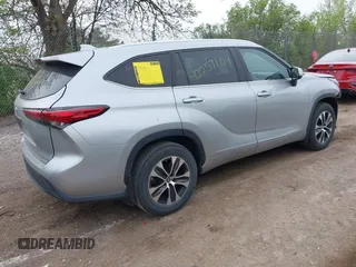 2021 Toyota Highlander XLE with VIN 5TDGZRBH5MS538188, listed as a IAAI auction lot 42257104 with 55,701 mi miles and . Bid and sale history available at DreamBid. Image 4.