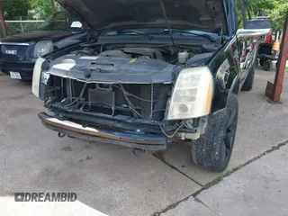 2007 Cadillac Escalade ESV with VIN 1GYFK66827R305133, listed as a IAAI auction lot 42488643 with 306,633 mi miles and . Bid and sale history available at DreamBid. Image 6.
