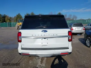 2023 Ford Expedition XLT with VIN 1FMJU1J80PEA44656, listed as a IAAI auction lot 41643672 with 31,890 mi miles. Bid and sale history available at carsss.com. Image 16.