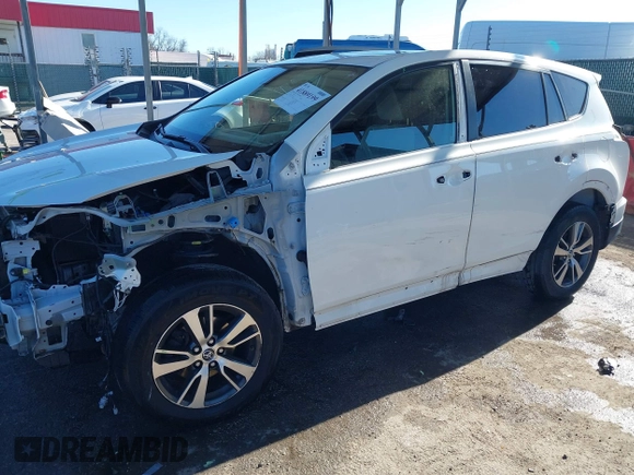 2018 Toyota RAV4 XLE с VIN JTMWFREV5JJ741922, выставлен на аукционе IAAI как лот 41889199 с пробегом 80 442 миль миль и . История ставок и продаж доступна на DreamBid. Изображение 18.