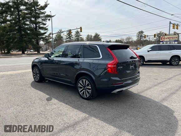 2021 Volvo XC90 Momentum z VIN YV4A22PK4M1675848, wystawiony jako Copart lot #49580865 z przebiegiem 138 201 mil mil oraz Czysty tytuł • Clean title. Historia ofert i sprzedaży dostępna na DreamBid. Obrazek 3.