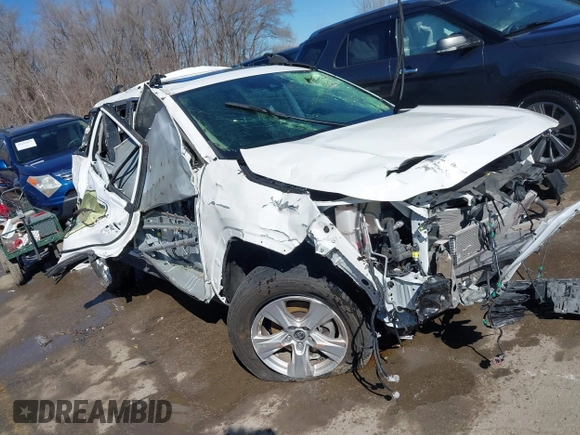 2019 Toyota RAV4 Hybrid XLE with VIN JTMRWRFV0KD033153, listed as a IAAI auction lot 41640540 with 42,740 mi miles. Bid and sale history available at carsss.com. Image 1.