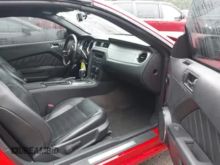 2014 Ford Mustang V6 с VIN 1ZVBP8EMXE5243143, выставлен на аукционе IAAI как лот 42590172 с пробегом 373 579 миль миль и . История ставок и продаж доступна на DreamBid. Изображение 5.