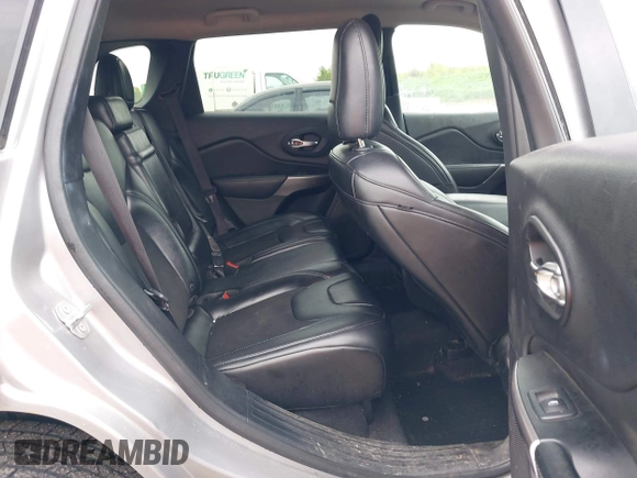 2019 Jeep Cherokee Latitude Plus z VIN 1C4PJMLB9KD287978, wystawiony jako IAAI lot #42228505 z przebiegiem 207 539 mil mil oraz . Historia ofert i sprzedaży dostępna na DreamBid. Obrazek 8.