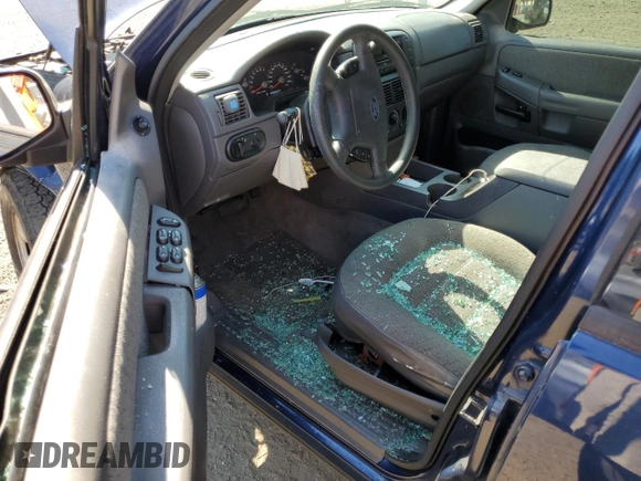 2004 Ford Explorer XLS with VIN 1FMZU72K54UA55105, listed as a Copart auction lot 53637215 with Not provided miles and Salvage title. Bid and sale history available at DreamBid. Image 8.