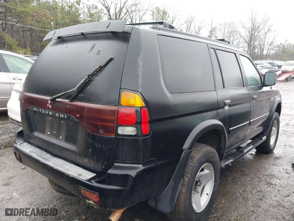 2000 Mitsubishi Montero Sport LS with VIN JA4LS31H6YP004497, listed as a IAAI auction lot 41403319 with 259,107 mi miles. Bid and sale history available at carsss.com. Image 4.