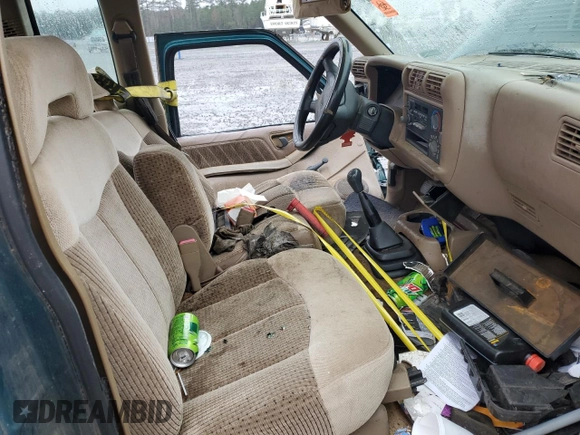 1997 GMC Sonoma SLS with VIN 1GTCS194XV8500162, listed as a Copart auction lot 45280175 with 269,303 mi miles and Salvage Title. Bid and sale history available at carsss.com. Image 7.