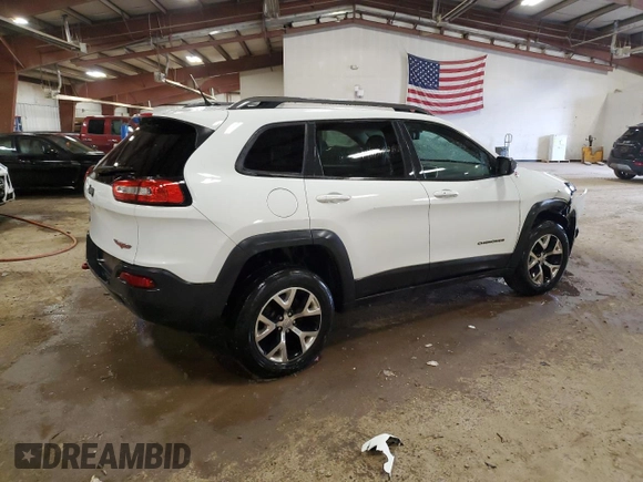 2015 Jeep Cherokee Trailhawk with VIN 1C4PJMBS6FW572245, listed as a Copart auction lot 51992855 with 150,719 mi miles and Clean title. Bid and sale history available at DreamBid. Image 3.