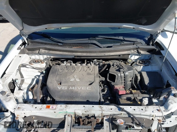 2015 Mitsubishi Outlander GT with VIN JA4JZ4AX4FZ013037, listed as a IAAI auction lot 41683425 with 172,700 mi miles and . Bid and sale history available at DreamBid. Image 10.