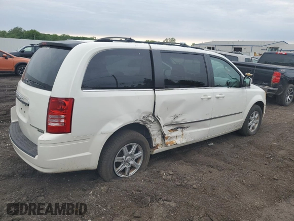 2010 Chrysler Town & Country Touring Plus z VIN 2A4RR8DX5AR493954, wystawiony jako Copart lot #58970835 z przebiegiem 51 374 mil mil oraz Czysty tytuł • Clean title. Historia ofert i sprzedaży dostępna na DreamBid. Obrazek 3.