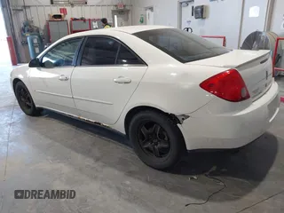 2008 Pontiac G6 z VIN 1G2ZG57B584188272, wystawiony jako IAAI lot #41977633 z przebiegiem 212 403 mil mil oraz . Historia ofert i sprzedaży dostępna na DreamBid. Obrazek 3.