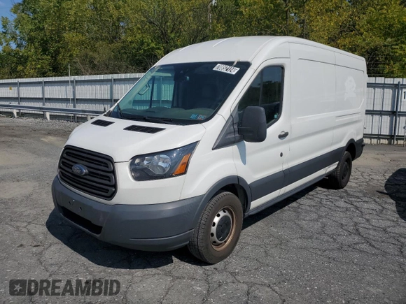 2018 Ford Transit z VIN 1FTYR2CM1JKB39451, wystawiony jako Copart lot #70852124 z przebiegiem 230 942 mil mil oraz Tytuł czysty. Historia ofert i sprzedaży dostępna na DreamBid. Obrazek 1.