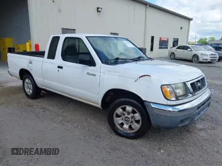 2000 Nissan Frontier XE z VIN 1N6DD26S9YC363558, wystawiony jako IAAI lot #42016497 z przebiegiem 243 221 mil mil oraz . Historia ofert i sprzedaży dostępna na DreamBid. Obrazek 1.