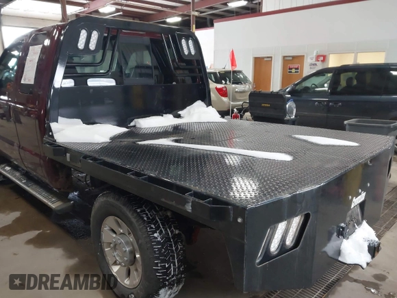 2010 Ford F-250 XL z VIN 1FTSX2BR4AEB44022, wystawiony jako IAAI lot #41590339 z przebiegiem 168 728 mil mil oraz . Historia ofert i sprzedaży dostępna na DreamBid. Obrazek 3.
