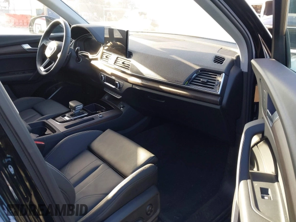 2024 Audi Q5 S line Premium with VIN WA1G2AFY6R2104354, listed as a IAAI auction lot 42248000 with 6,157 mi miles and . Bid and sale history available at DreamBid. Image 5.