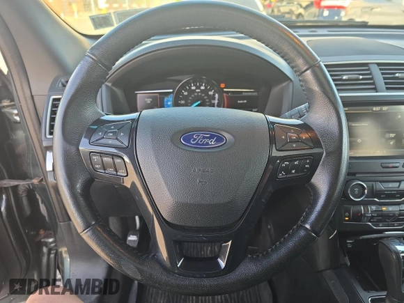2016 Ford Explorer XLT z VIN 1FM5K8DH4GGD20336, wystawiony jako Copart lot #58873765 z przebiegiem 174 293 mil mil oraz Czysty tytuł • Clean title. Historia ofert i sprzedaży dostępna na DreamBid. Obrazek 9.