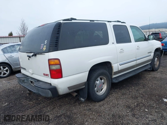 2002 GMC Yukon XL SLT with VIN 1GKFK16ZX2J259905, listed as a IAAI auction lot 41071675 with 326,370 mi miles. Bid and sale history available at carsss.com. Image 4.