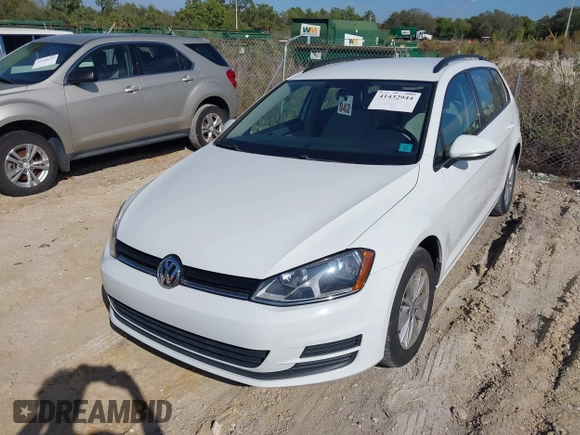 2017 Volkswagen Golf SportWagen S with VIN 3VWC17AU1HM506561, listed as a IAAI auction lot 41432944 with 58,215 mi miles. Bid and sale history available at carsss.com. Image 17.