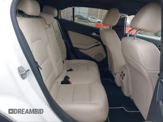 2019 Mercedes-Benz GLA 250 z VIN WDCTG4EB5KU015478, wystawiony jako IAAI lot #41488368 z przebiegiem Nie podano mil oraz . Historia ofert i sprzedaży dostępna na DreamBid. Obrazek 8.